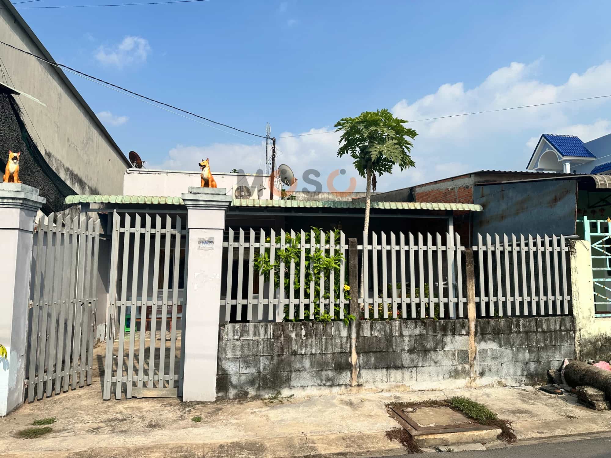 Bán nhà hẻm Thửa 236 - tờ 50, Ô5 Khu B,  đường Lê Văn Cảng Huyện Đức Hòa, Long An – 2 phòng ngủ, giá 2,49 tỷ