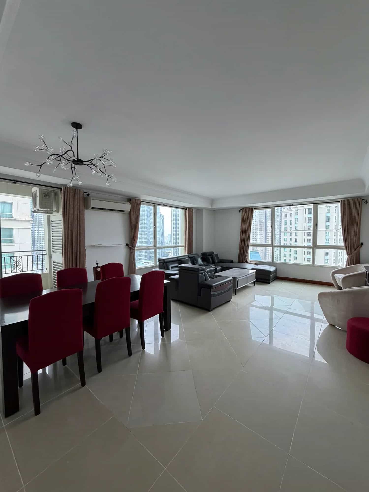 Cho thuê căn hộ chung cư Chung cư 91  Nguyễn Hữu Cảnh Quận Bình Thạnh, TP.HCM – 3 phòng ngủ, giá 36.8 triệu
