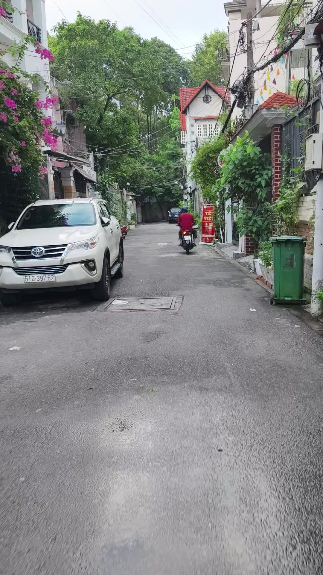 Bán nhà mặt tiền Phổ Quang Phú Nhuận, Ho Chi Minh City – 6 phòng ngủ, giá 64 tỷ