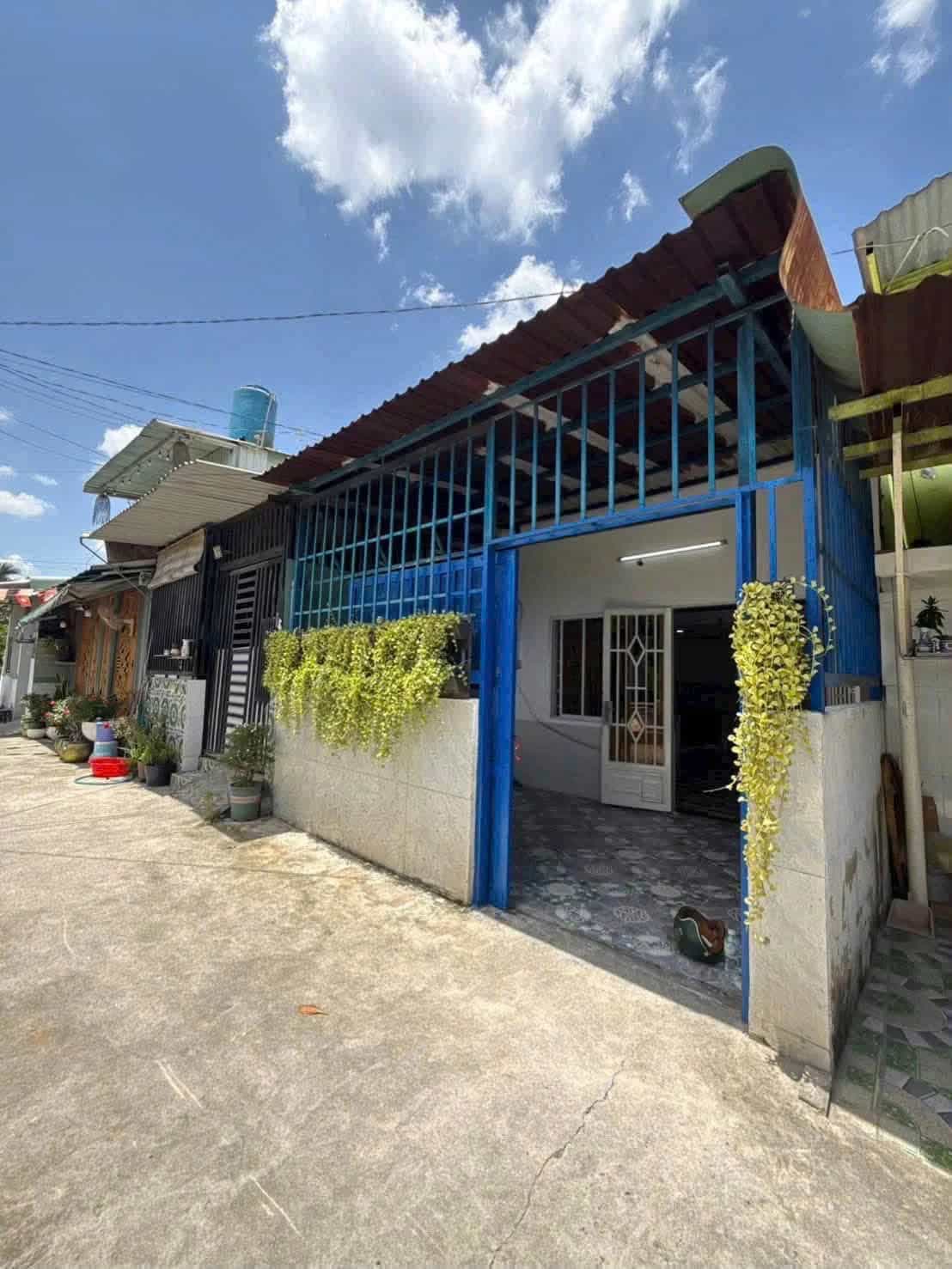 Bán nhà mặt tiền An Phú Đông Quận 12, TP.HCM – 1 phòng ngủ, giá 2.1 tỷ